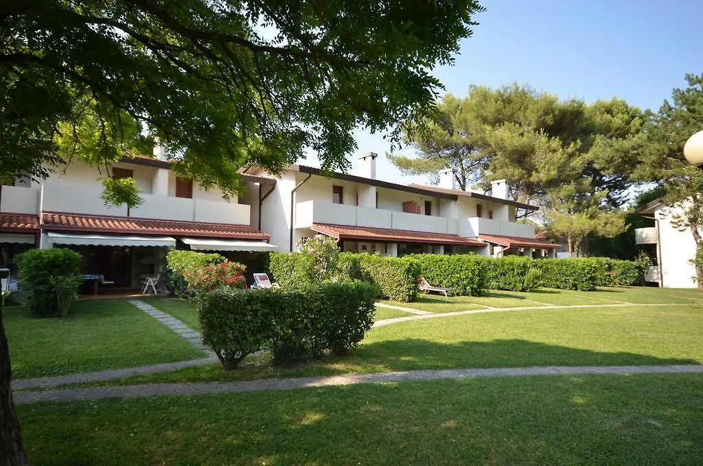 וילה ביביונה Villaggio Club Dei Pini