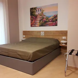 Euforia - Tre Sedi - Three Locations Frühstückspension Neapel